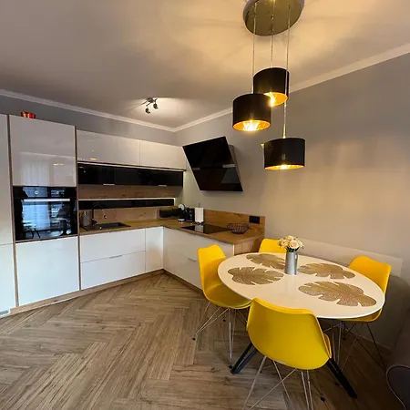 Laur Apartmán *